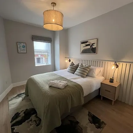 Luxurious - What'app Me 00353-899-637-467 For Reservation Apartment